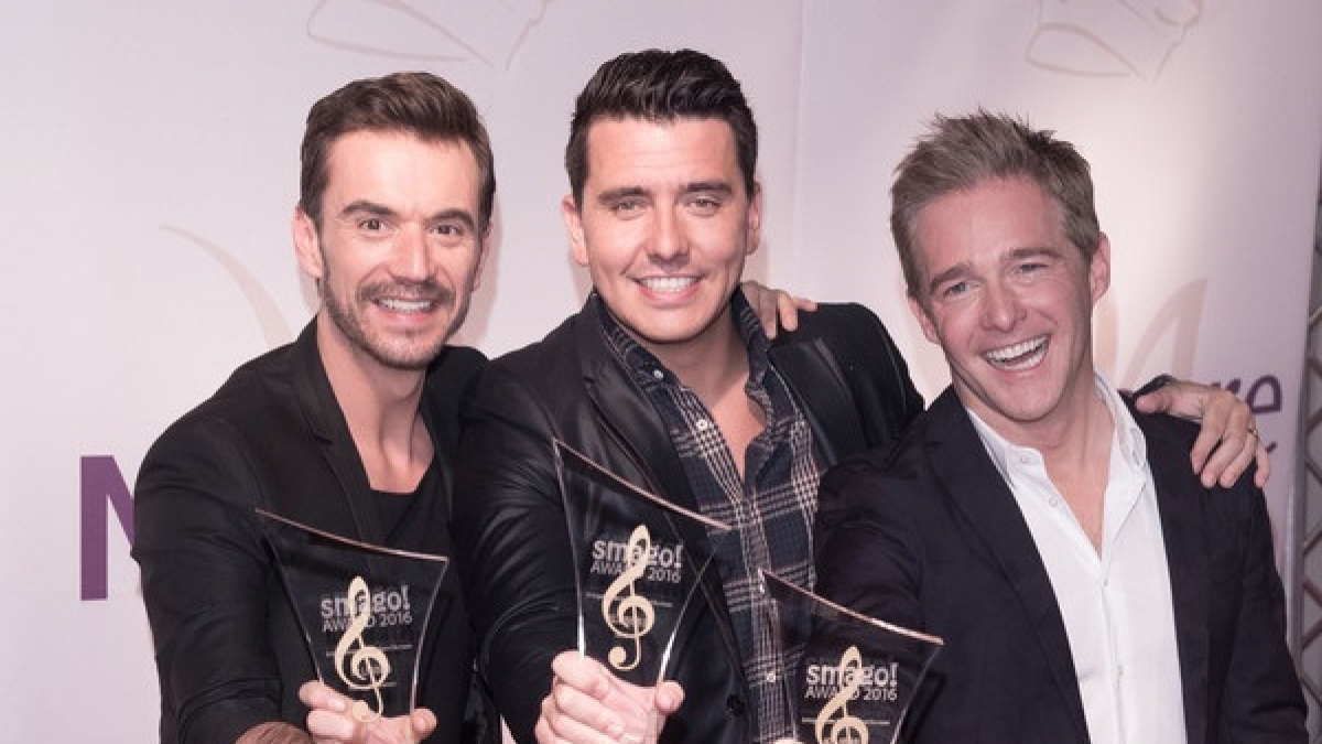Die Band Klubbb3, Florian Silbereisen, Jan Smit und Christoff de Bolle (l-r), erh&auml;lt den smago! Award in der Kategorie Lebenswerk bei der Verleihung des 6. smago! Award. (Foto)