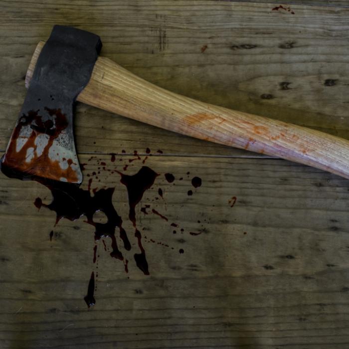 Mann an Geldautomat mit Axt verletzt - Täter festgenommen