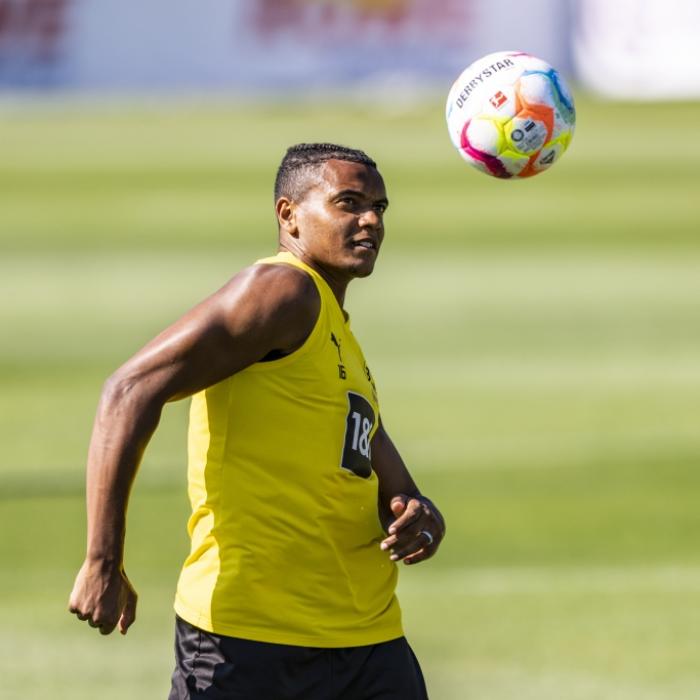 Letzte Wechsel abgeschlossen! Akanji verlässt BVB - Weigl nach Gladbach