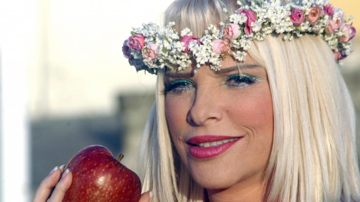 Ex-Pornostar Cicciolina bietet Wladimir Putin Sex als Gegenleistung zum Ende des Ukraine-Kriegs. (Foto)