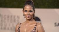 Auf Instagram zeigte sich Halle Berry im Bikini am Strand - und weckte Bond-Girl-Erinnerungen.