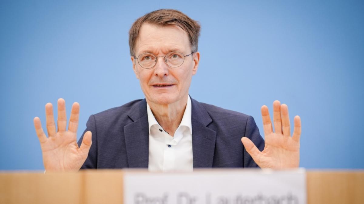 Anzeige gegen Karl Lauterbach: Dem Bundesgesundheitsminister wird vorgeworfen, die aktuellen Regeln der Corona-Isolation missachtet zu haben. (Foto)