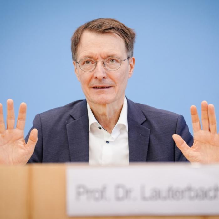 Isolationspflicht missachtet? Gesundheitsminister wehrt sich