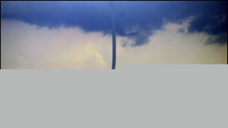 Eine Windhose bildete sich am Sonntag über dem Bodensee. (Symbolbild)