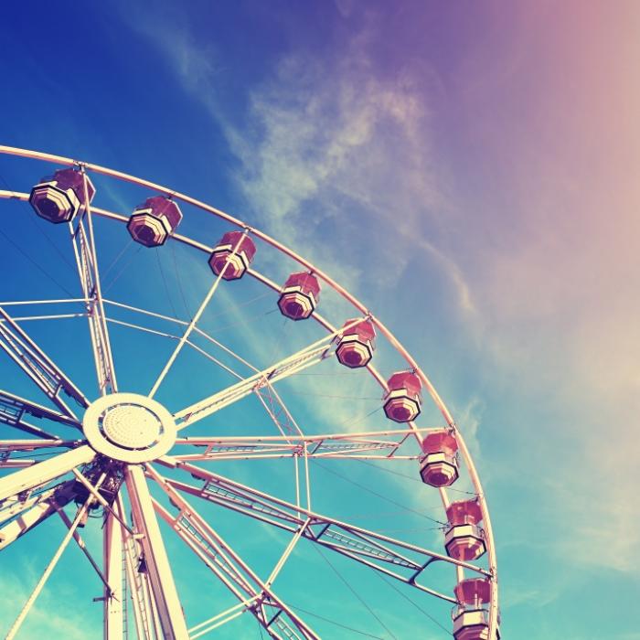 Drei Frauen stürzen aus Riesenrad - 21-Jährige tot!