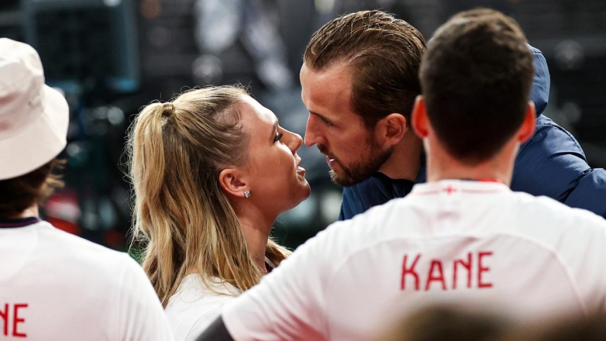 Harry Kane hat mit dem FC Bayern M&uuml;nchen eine neue sportliche Heimat gefunden - in K&uuml;rze werden der St&uuml;rmerstar und seine Frau Katie Goodland zum vierten Mal Eltern. (Foto)