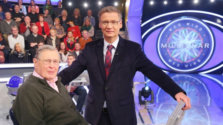 Günther Jauch freut sich über den schlagfertigen Karlheinz Reher.