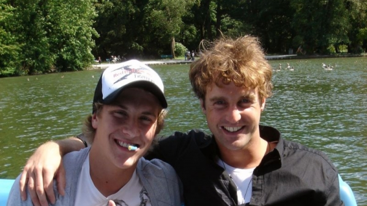 Ein Bild aus gl&uuml;cklichen Tagen: Lewis Holtby gemeinsam mit seinem Freund und Berater Thomas Noack. (Foto)