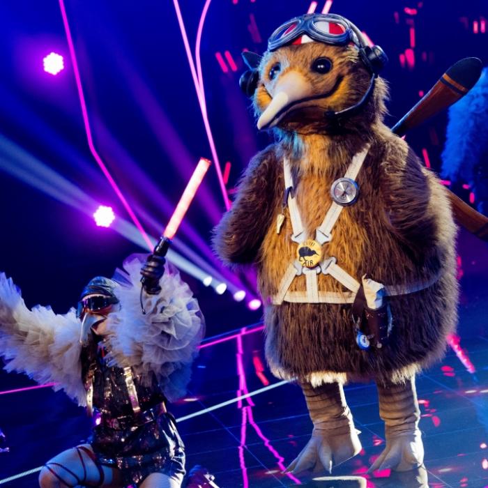Kiwi unfreiwillig enttarnt! Steckt DIESER Star unter der Maske?