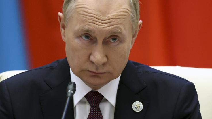 Putin-Truppen sollen in der Ukraine einen Vatikan-Beauftragten angegriffen haben.