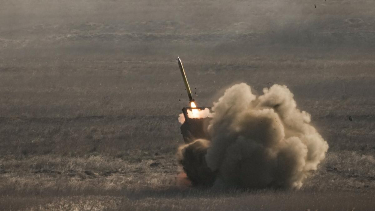 Die EU und die USA wollen die Ukraine "so lange wie n&ouml;tig" im Kampf gegen Russland unterst&uuml;tzen. Weitere Waffenlieferungen wurden bereits angek&uuml;ndigt. (Foto)