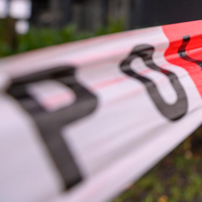 Schüler stach mehrmals auf Lehrerin ein! Weshalb ist das kein Mord?