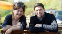 Küchenchefin Maria Groß und TV-Koch Tim Mälzer treffen in den neuen Folgen von 