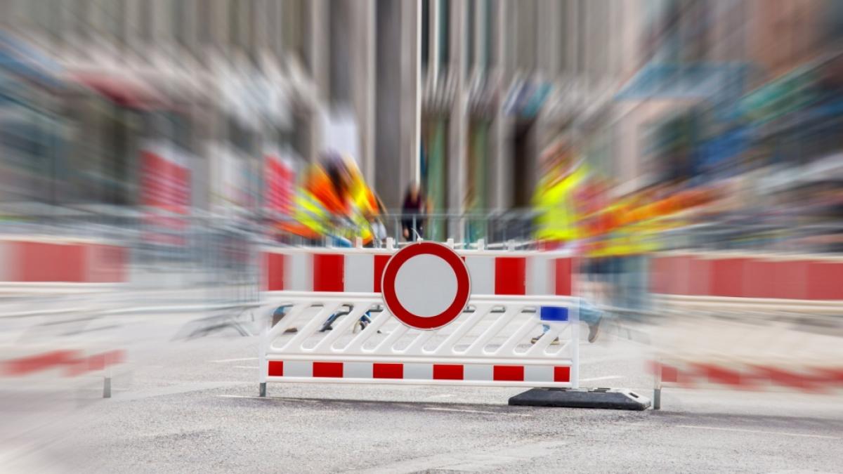 Eine Sperrung auf dem gewohnten Weg mit dem PKW kann nervig sein. Einschr&auml;nkungen im Stra&szlig;enverkehr sind aber leider immer wieder notwendig, um Bauma&szlig;nahmen durchf&uuml;hren zu k&ouml;nnen. (Symbolbild) (Foto)