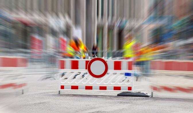 Eine Sperrung auf dem gewohnten Weg mit dem PKW kann nervig sein. Einschränkungen im Straßenverkehr sind aber leider immer wieder notwendig, um Baumaßnahmen durchführen zu können. (Symbolbild)