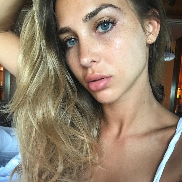 Sexy Bikini-Babe! DAMIT heizt sie nicht nur Mario Götze ein