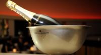 Die Behörden rufen aktuell Champagnerflaschen der Marke Moët  Chandon Ice Impérial zurück.