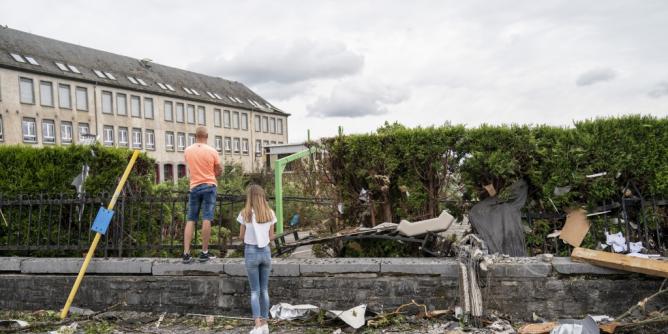 Horrorvideo! Tornado fegt über Belgien - 17 Verletzte