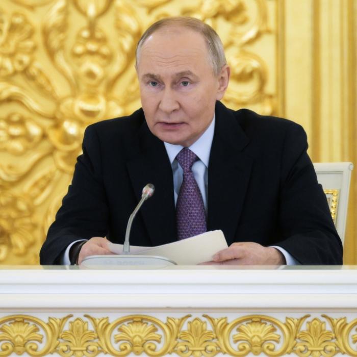 Kremlchef mit blutverschmierten Händen -  Nato-Chef warnt vor Krieg mit Russland