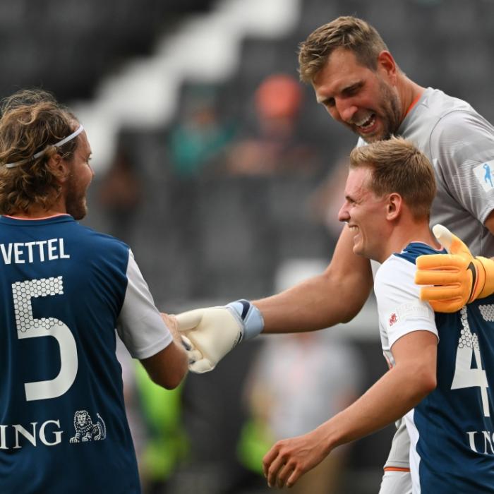 Schock für 15.000 Zuschauer! Stadion nach Benefizspiel evakuiert