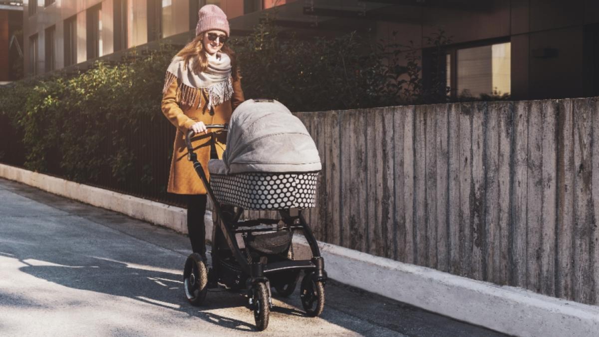 Im hessischen Korbach haben unbekannte Angreifer einen Kinderwagen umgeworfen - der darin liegende S&auml;ugling wurde schwer verletzt. (Foto)