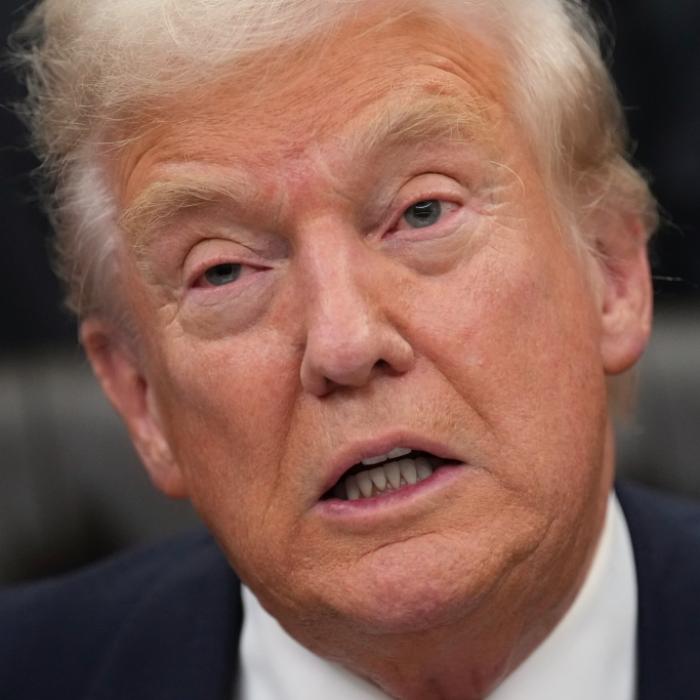US-Präsident im freien Fall - er kann seinen Absturz nicht aufhalten