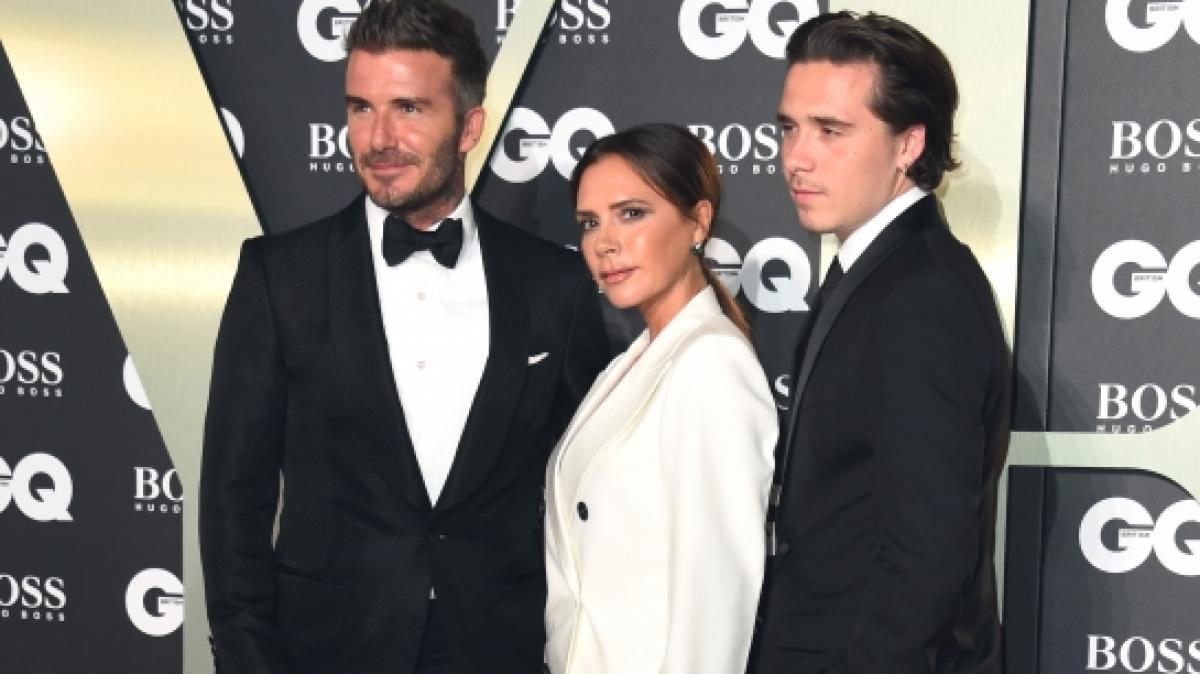 Der Br&auml;utigam und seine stolzen Eltern: Am 9. April 2022 heiratet Brooklyn Beckham, der &auml;lteste Sohn von Victoria und David Beckham, seine Verlobte Nicola Peltz. (Foto)