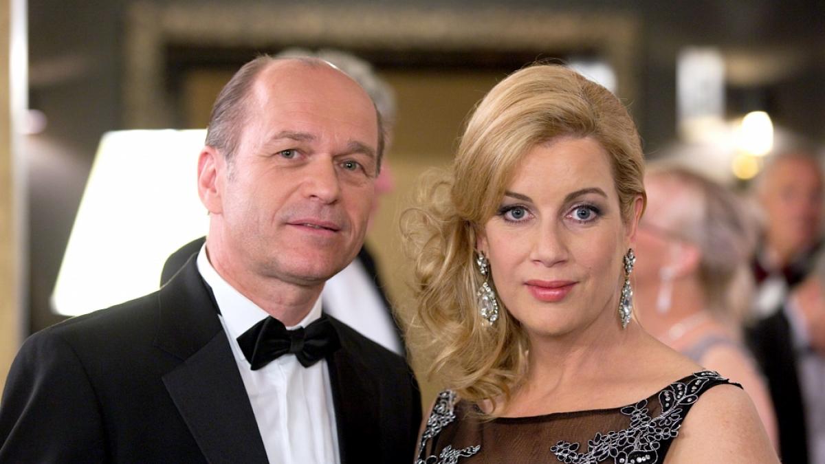 Horst G&uuml;nter Marx mit IaF-Kollegin Alexa Maria Surholt beim Dreh. (Foto)