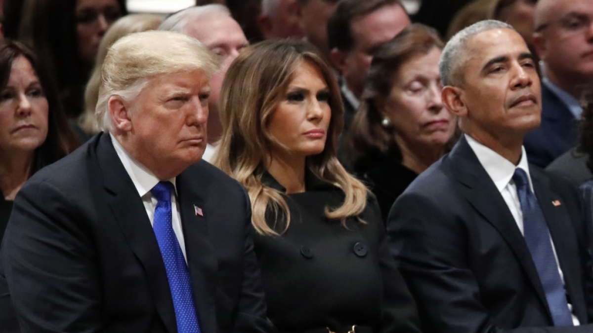 Jetzt soll Donald Trumps (links) Fl&uuml;ster-Geheimnis endg&uuml;ltig aufgeflogen sein. (Foto)