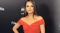 Mila Kunis (1,63 m) hungerte sich für ihre Rolle in Black Swan auf 42 Kilo herunter. Danach legte sie wieder zu. Eigenen Aussagen zufolge wiegt sie 53 Kilo.