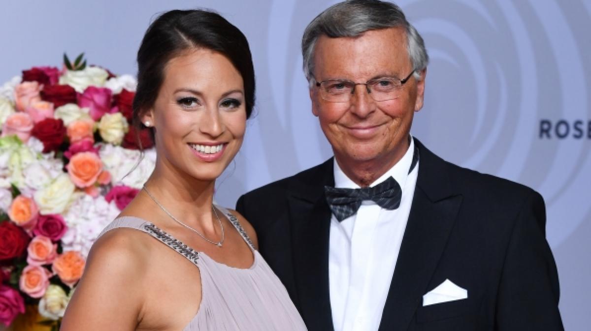 Caroline Bosbach, hier mit ihrem Vater, dem CDU-Politiker Wolfgang Bosbach, ist in der Personality-Doku "7 T&ouml;chter" bei Vox dabei. (Foto)