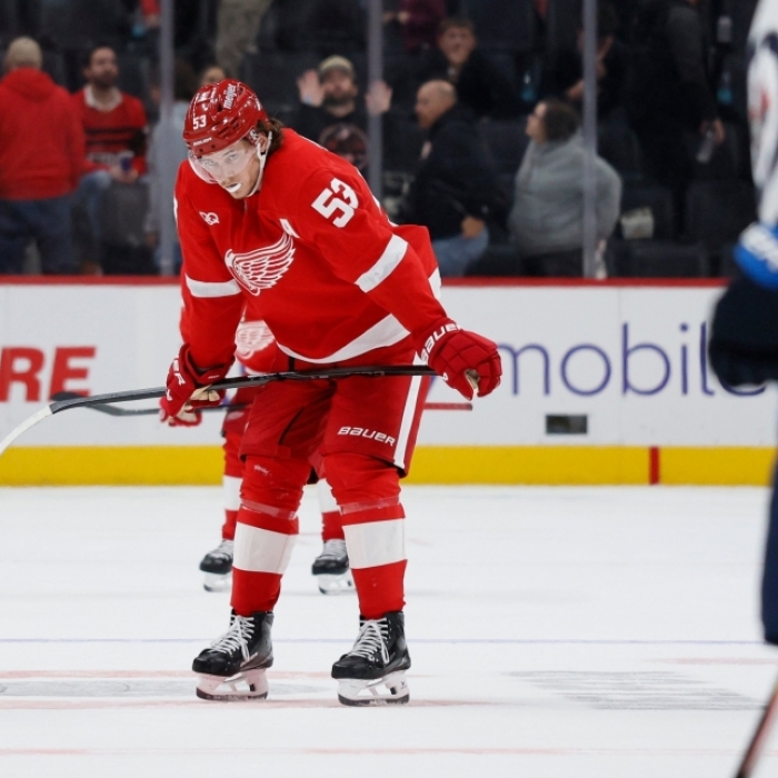 T. Stützle zieht ab in der NHL