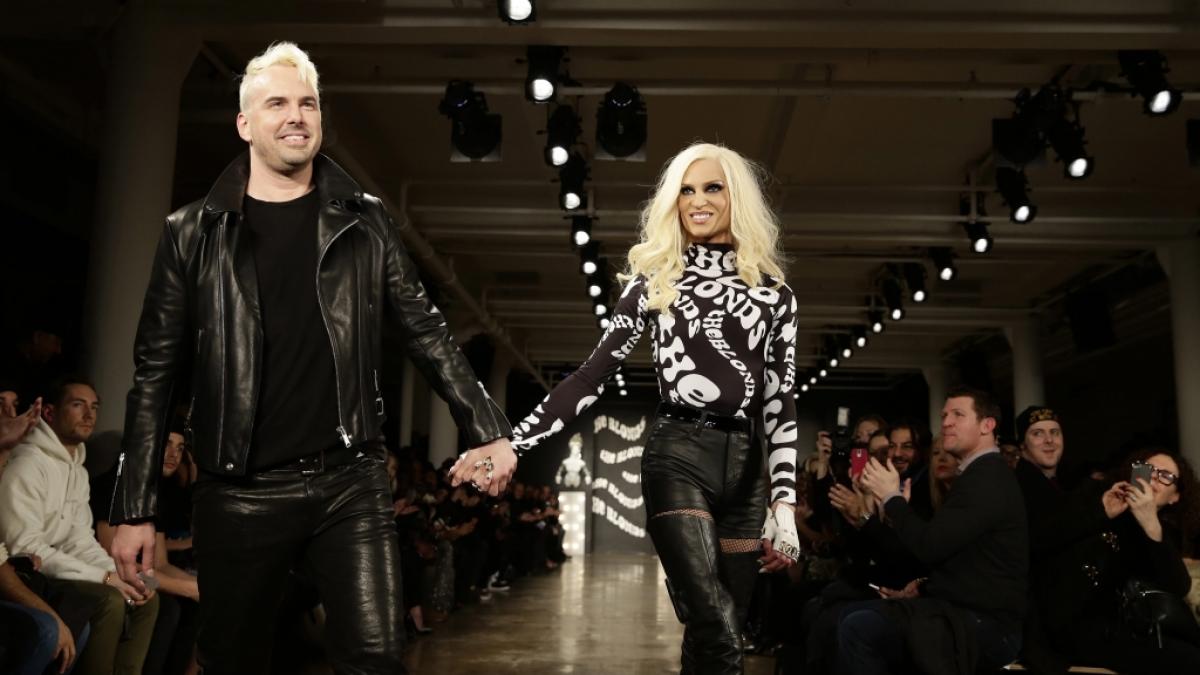 Philippe und David Blond mischen mit ihren glamour&ouml;sen Rockstar-Kreationen die Modewelt auf. (Foto)