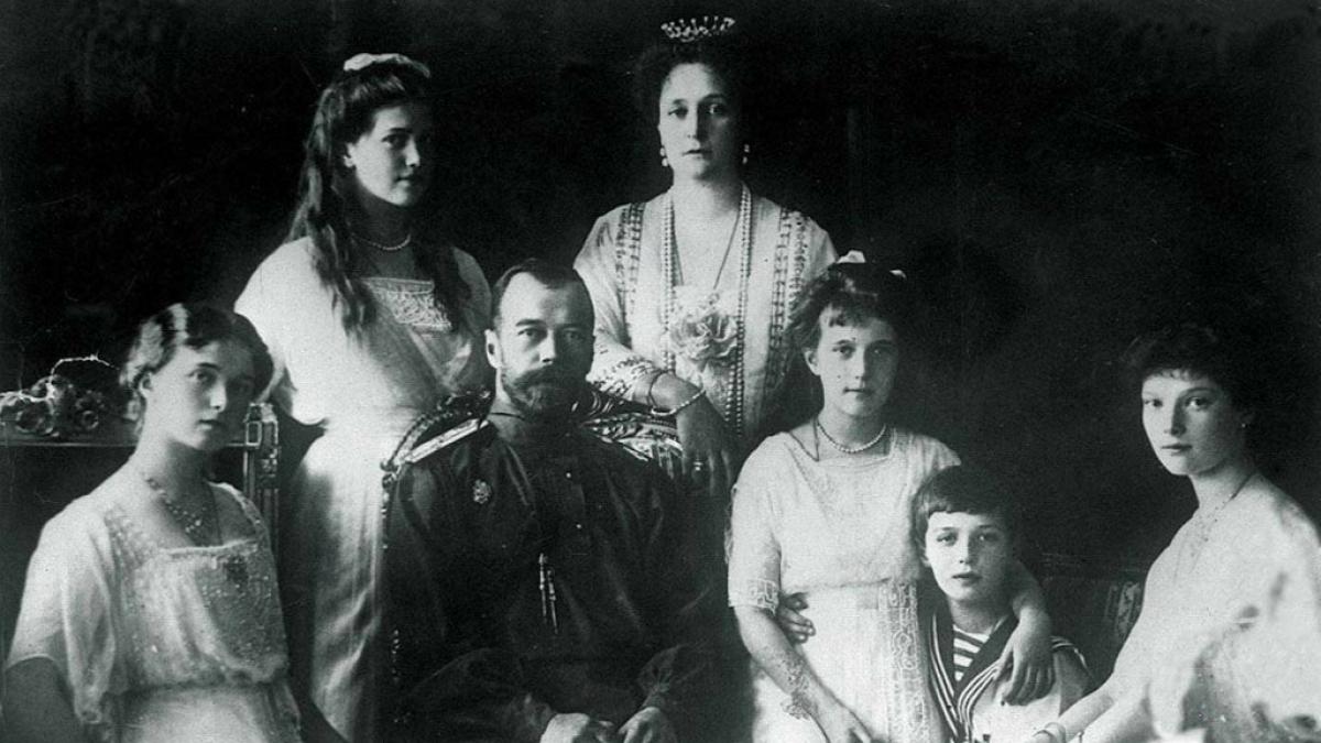 Eine Frau glaubte, sie sei die russische Zarentochter Anastasia (rechts). (Foto)