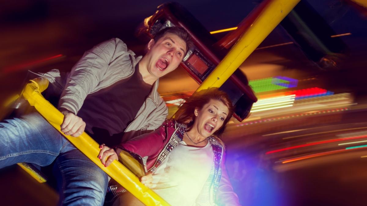 In einem walisischen Freizeitpark ist ein Besucher aus einem Fahrgesch&auml;ft gefallen. (Symbolfoto) (Foto)