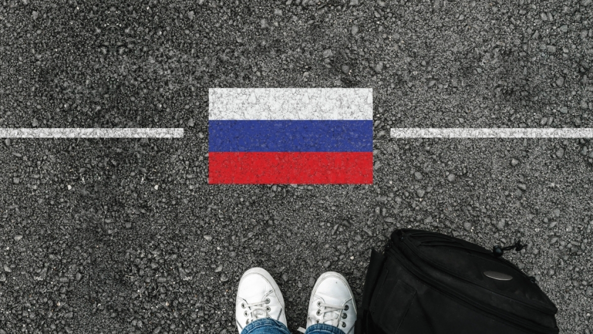 Wie sollte Deutschland mit Kriegsdienstverweigerern und Deserteuren, die aus Russland fliehen umgehen? (Symbolfoto) (Foto)