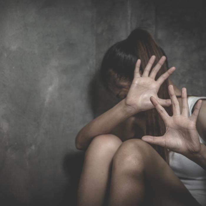 Brutal! Männer-Gang vergewaltigt Frau in Quarantäne