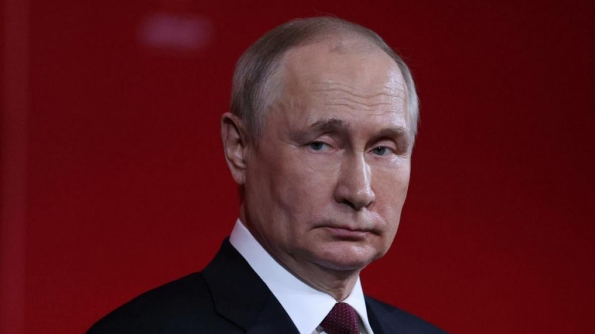 Die Nachrichten des Tages auf news.de:&nbsp;Wladimir Putin am Ende? Niederlage droht! Cherson-R&uuml;ckzug bringt Putins Kriegsplan ins Wanken (Foto)