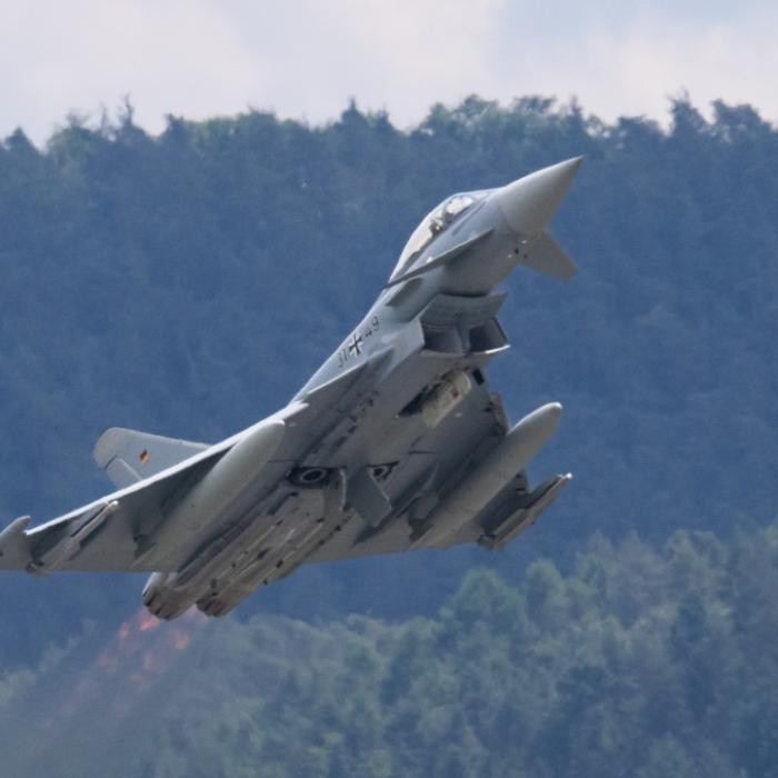 Putin-Angriffe erschüttern Polen - Nato-Flugzeug geht in die Luft