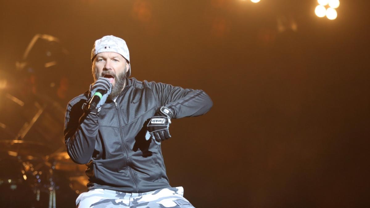 "Limp Bizkit"-Frontmann Fred Durst sagt aus gesundheitlichen Gr&uuml;nden die "Still Sucks"-Europa-Tour ab. (Foto)