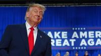 Donald Trump hat wieder einmal einen skurrilen Auftritt hingelegt.