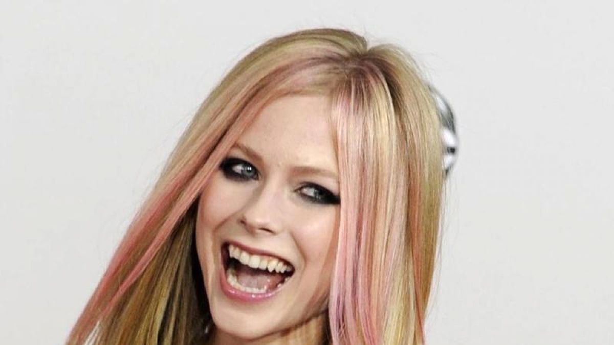 Platz 17: Mit Abstand auf dem letzten Platz landete Pop-Sternchen Avril Lavigne mit »Wild Rose«. Das Parfüm riecht sehr stark nach Alkohol und hat einen herben und strengen Geruch. (Foto)