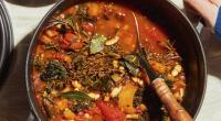Hanna serviert in ihrem ersten Kochbuch unter anderem Ribollita mit Schwarzkohl und weißen Bohnen.