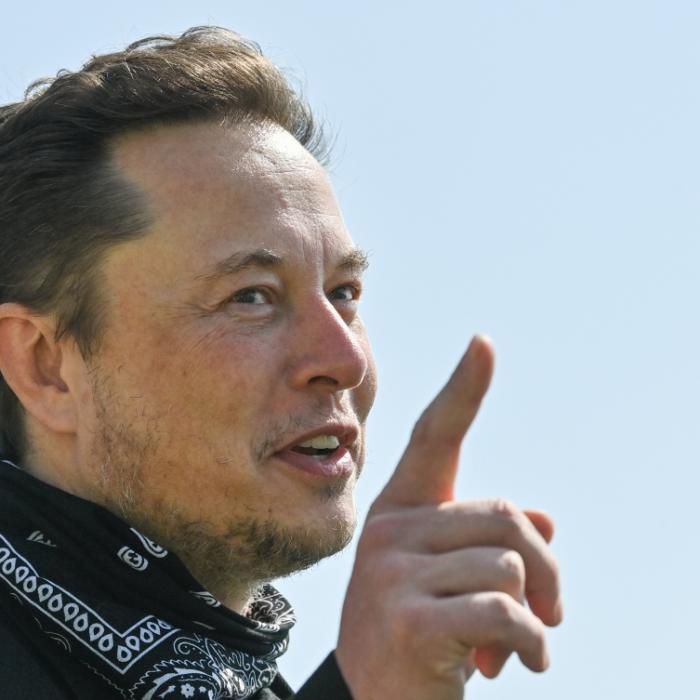 Tesla-Chef prophezeit: Taliban-Machtübernahme läutet Apokalypse ein