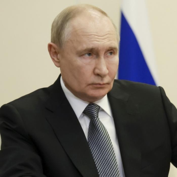 Video zeigt riesiges Feuer: Putin-Artilleriefabrik brennt lichterloh