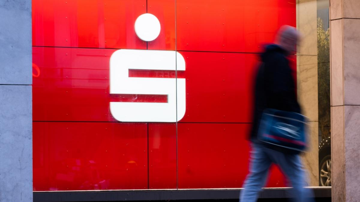 Sparkassen-Kund:innen erhalten wieder betr&uuml;gerische Mails und SMS. (Symbolfoto) (Foto)