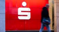 Sparkassen-Kund:innen erhalten wieder betrügerische Mails und SMS. (Symbolfoto)