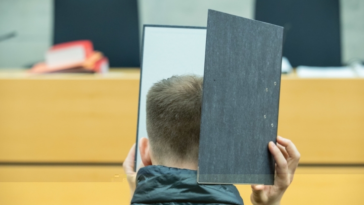 Ein Sprachtherapeut soll ihm anvertraute Jungen sexuell missbraucht haben.