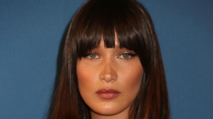 Bella Hadid betörte ihre Instagram-Fans im grünen Kleid mit XXL-Ausschnitt.