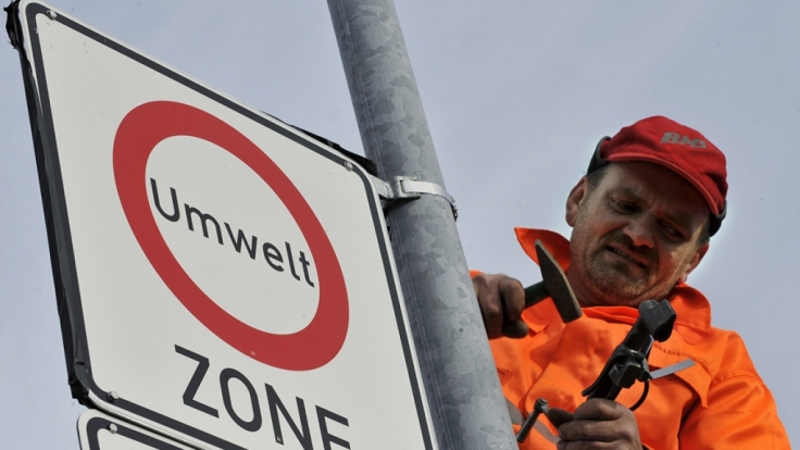 Mit der Einführung der neuen Umweltplakette droht Millionen Dieselfahrzeugen in Deutschland ein Fahrverbot.